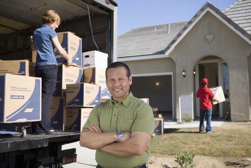 Local moving van for flat and house removals in Fulham
