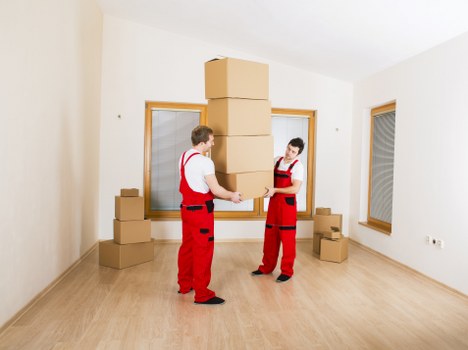 Safe and careful moving service with secure loading